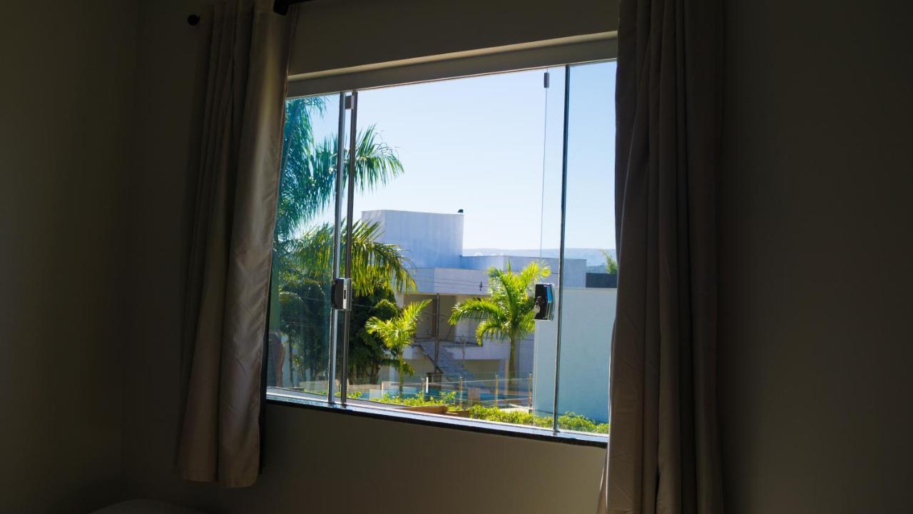 Suites Jardim Dos Lagos กาปีตอลิโอ ภายนอก รูปภาพ